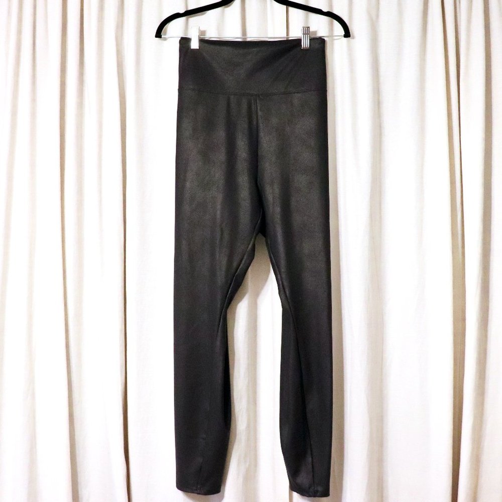 Simply Vera Black Crackle Faux Leather Leggings